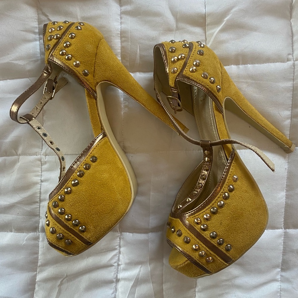 CLN yellow platform heels
